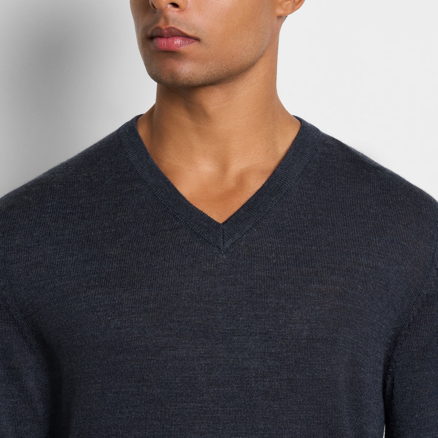 Essential Rhodes Merino V-Neck Sweater – Regular Fit